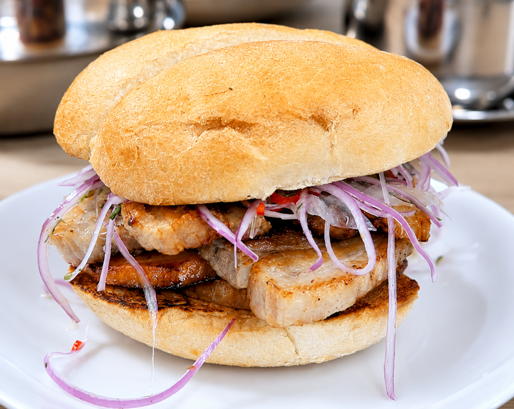Pan con Chicharrón